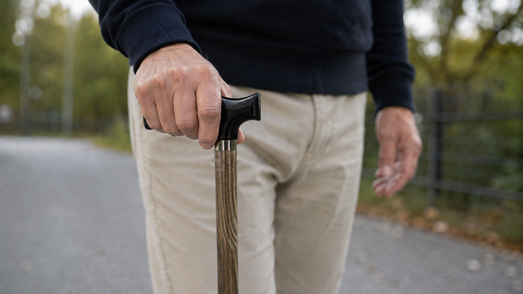 How to Choose a Walking Cane: Length, Style, and Safety Guide for Seniors